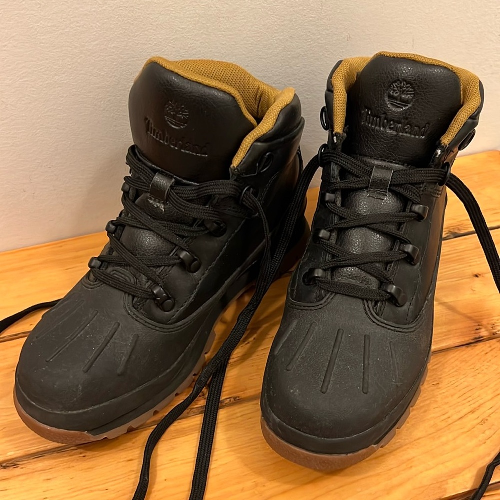 Timberland Youth Size 4 Black Hiker Boots water repellent EUC
